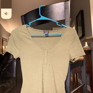 Army green,rue 21, crop t